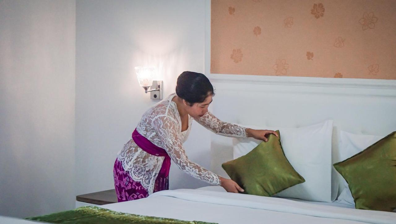 Kesari Glory Hotel Batununggul Bagian luar foto