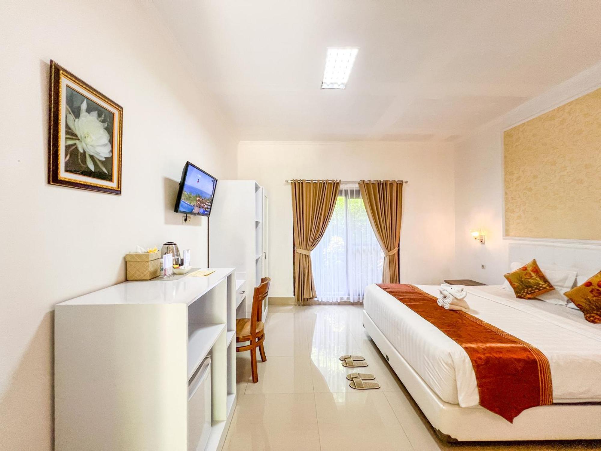 Kesari Glory Hotel Batununggul Bagian luar foto